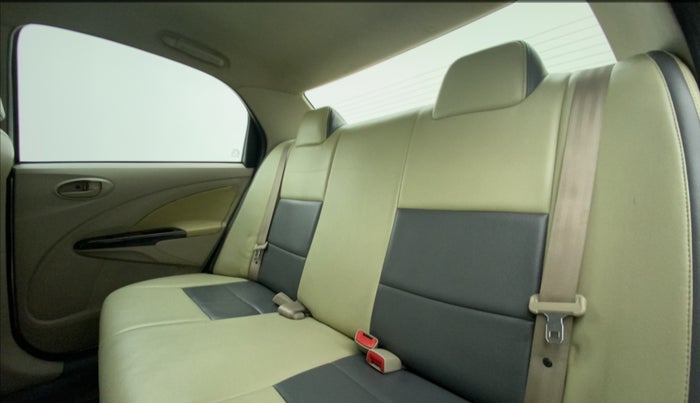 2016 Toyota Etios VX, Petrol, Manual, 47,990 km, Right Side Rear Door Cabin
