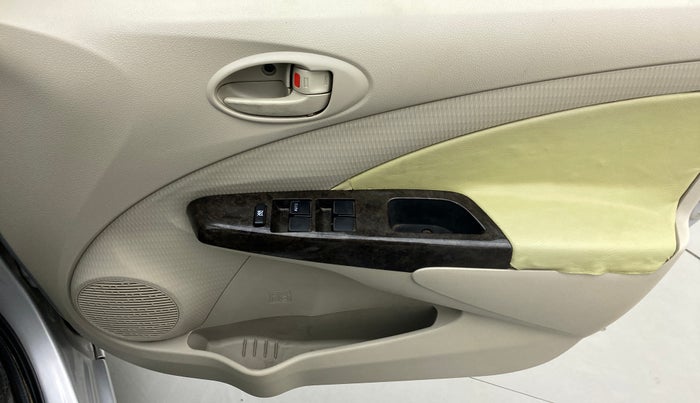 2016 Toyota Etios VX, Petrol, Manual, 47,990 km, Driver Side Door Panels Control