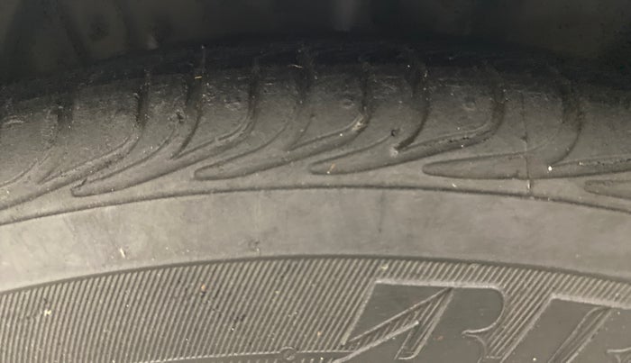 2016 Toyota Etios VX, Petrol, Manual, 47,990 km, Left Front Tyre Tread