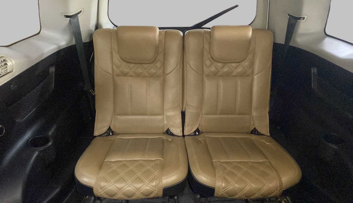 2020 Mahindra XUV500 W9, Diesel, Manual, 98,943 km, Third Seat Row ( optional )