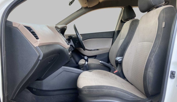 2017 Hyundai Elite i20 ASTA 1.2 (O), Petrol, Manual, 62,566 km, Right Side Front Door Cabin