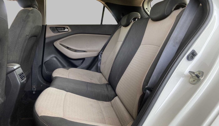 2017 Hyundai Elite i20 ASTA 1.2 (O), Petrol, Manual, 62,566 km, Right Side Rear Door Cabin