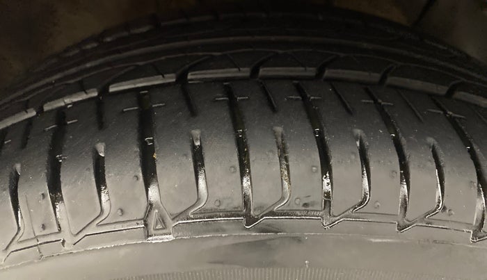 2018 Hyundai Elite i20 ASTA 1.2 (O), Petrol, Manual, 51,744 km, Right Front Tyre Tread