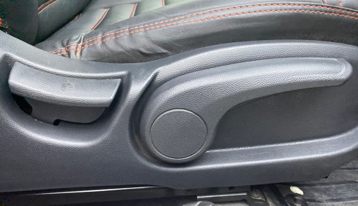 2018 Hyundai Elite i20 ASTA 1.2 (O), Petrol, Manual, 51,744 km, Driver Side Adjustment Panel