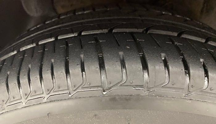 2018 Hyundai Elite i20 ASTA 1.2 (O), Petrol, Manual, 51,744 km, Left Front Tyre Tread
