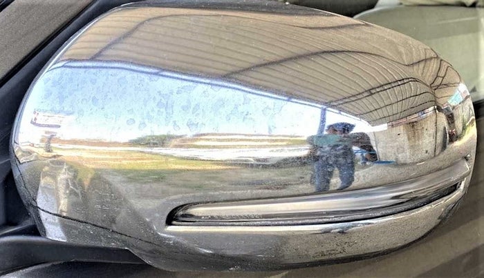 2019 Maruti Ertiga VXI SHVS, Petrol, Manual, 26,176 km, Left rear-view mirror - Mirror motor not working