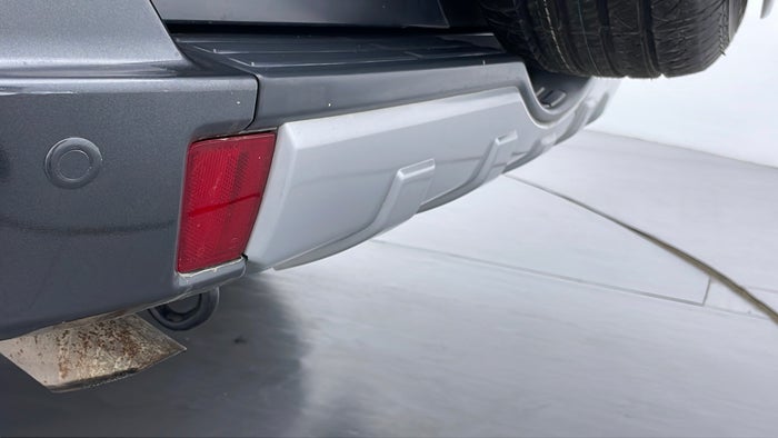 MITSUBISHI PAJERO-Tail Light High mount Broken