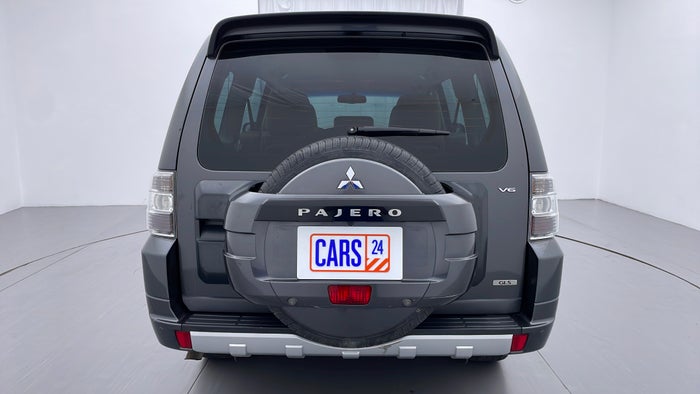 MITSUBISHI PAJERO-Back/Rear View