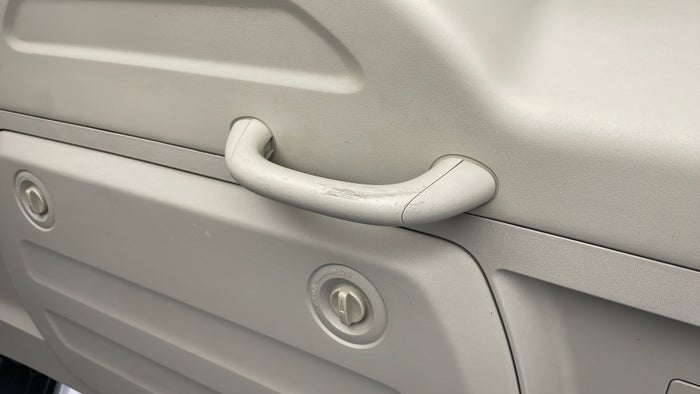 MITSUBISHI PAJERO-Door Interior Boot Door Scratch