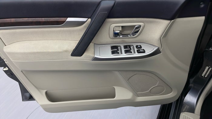 MITSUBISHI PAJERO-Driver Side Door Panels Controls