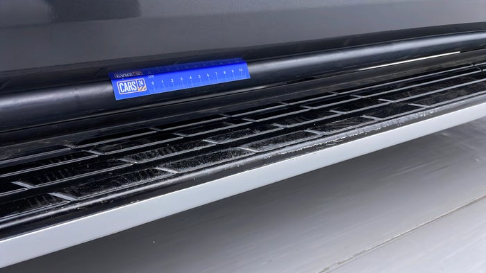 MITSUBISHI PAJERO-Running Board LHS Scratch