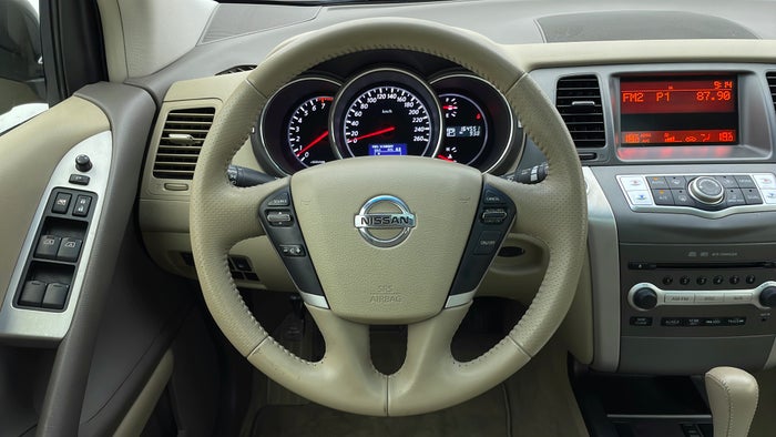 NISSAN MURANO-Steering Wheel Close-up