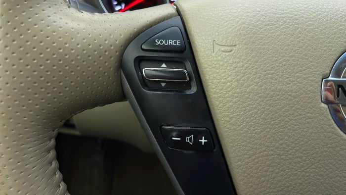 NISSAN MURANO-Drivers Control