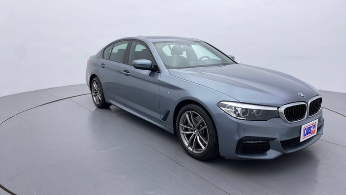 BMW 520I-Right Front Diagonal (45- Degree) View