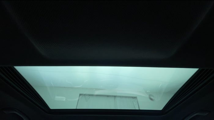 BMW 520I-Interior Sunroof/Moonroof
