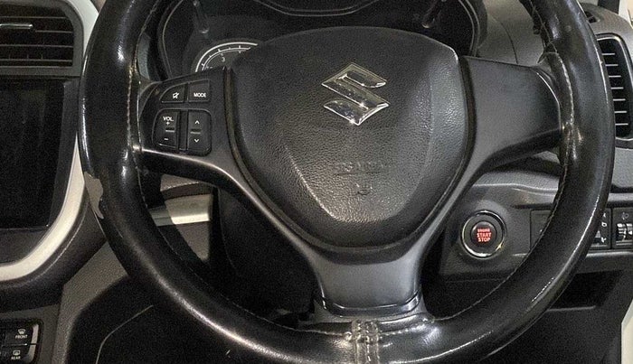 2021 Maruti Vitara Brezza VXI, Petrol, Manual, 34,541 km, Steering wheel - Steering cover is minor torn