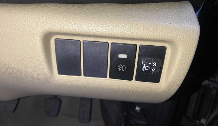 2019 Honda Amaze 1.2L I-VTEC S, Petrol, Manual, 83,208 km, Combination switch - Fog Light Switch is not working