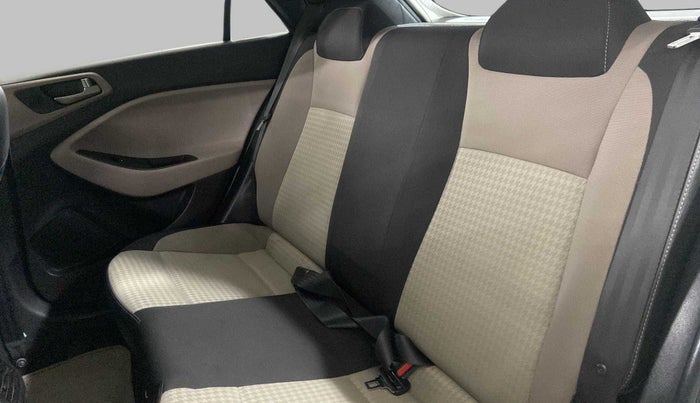 2018 Hyundai Elite i20 ASTA 1.2, Petrol, Manual, 20,590 km, Right Side Rear Door Cabin