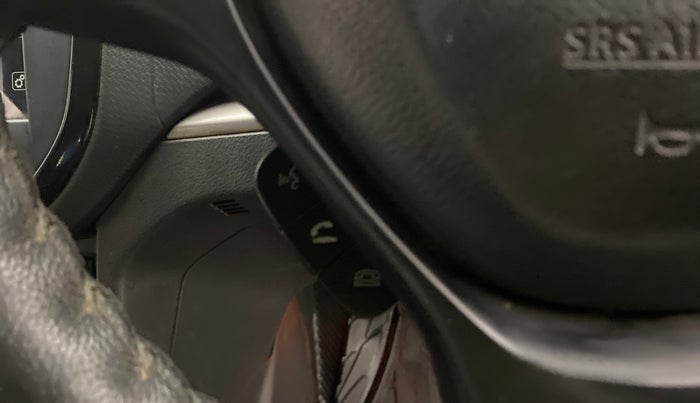 2017 Maruti Vitara Brezza ZDI PLUS DUAL TONE, Diesel, Manual, 46,903 km, Steering wheel - Phone control not functional