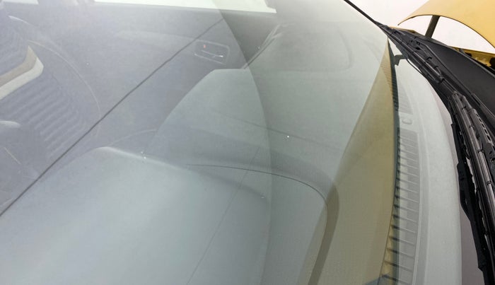 2017 Maruti Vitara Brezza ZDI PLUS DUAL TONE, Diesel, Manual, 46,903 km, Front windshield - Minor spot on windshield