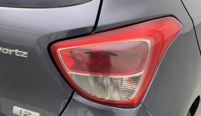 2014 Hyundai Grand i10 SPORTZ 1.2 KAPPA VTVT, Petrol, Manual, 77,919 km, Right tail light - Minor scratches
