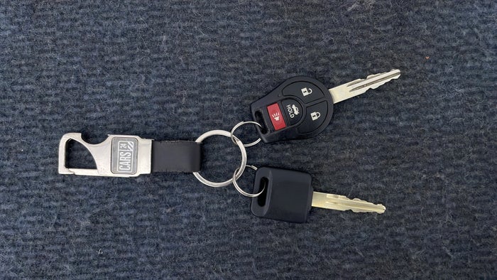 NISSAN SENTRA-Key Close-up