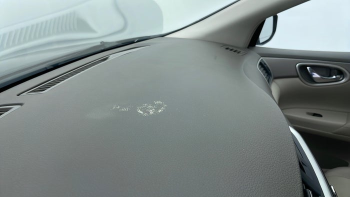 NISSAN SENTRA-Dashboard Trim Scratch