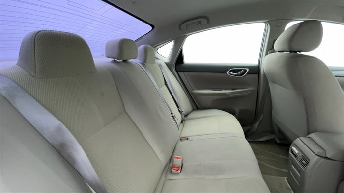 NISSAN SENTRA-Right Side Door Cabin View