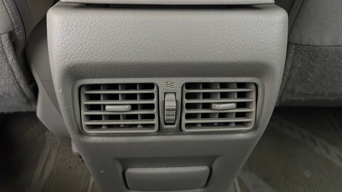 NISSAN SENTRA-Rear AC Vents
