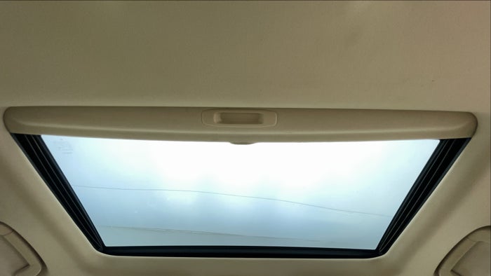 TOYOTA LAND CRUISER-Interior Sunroof/Moonroof