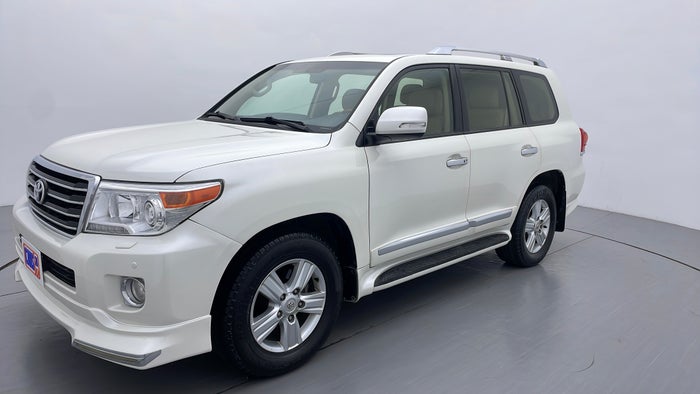 TOYOTA LAND CRUISER-Left Front Diagonal (45- Degree) View