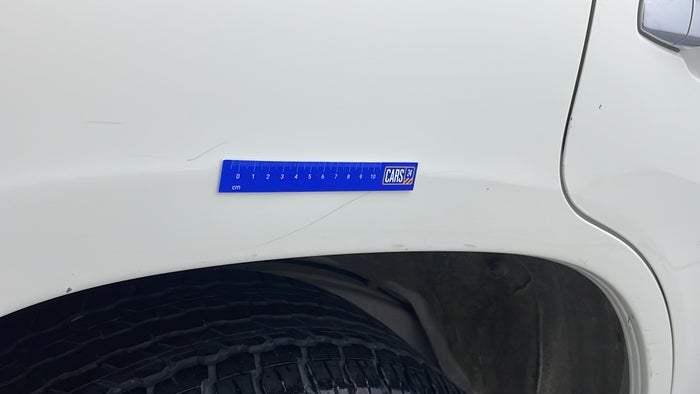 TOYOTA LAND CRUISER-Quarter Panel RHS Scratch