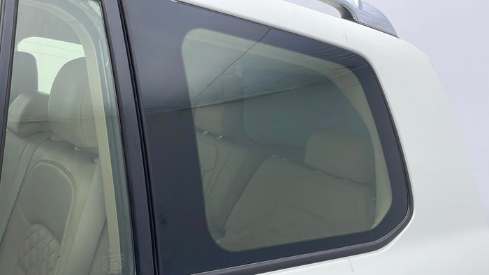 TOYOTA LAND CRUISER-Window Glass / Quarter Glass LHS Rear Scratch