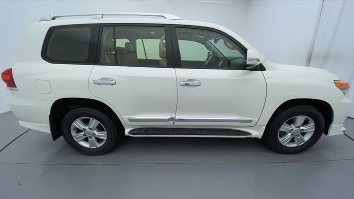 TOYOTA LAND CRUISER-Right Side View