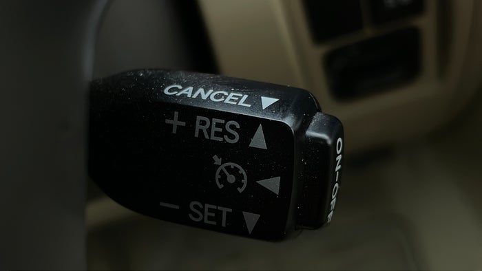 TOYOTA LAND CRUISER-Cruise Control