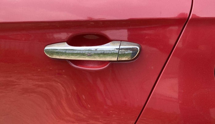 2015 Hyundai Creta S 1.4 DIESEL, Diesel, Manual, 80,173 km, Rear left door - Chrome on handle has slight discoularation