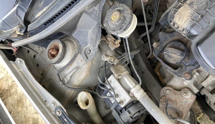 2012 Honda Brio V MT, Petrol, Manual, 62,278 km, Front windshield - Wiper bottle cap missing