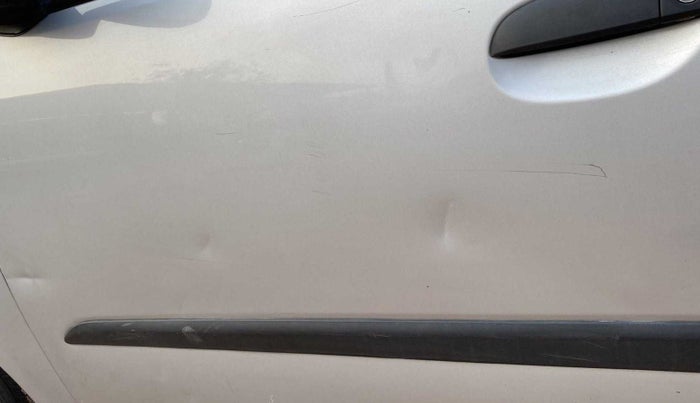 2015 Hyundai i10 MAGNA 1.1, Petrol, Manual, 39,037 km, Front passenger door - Minor scratches