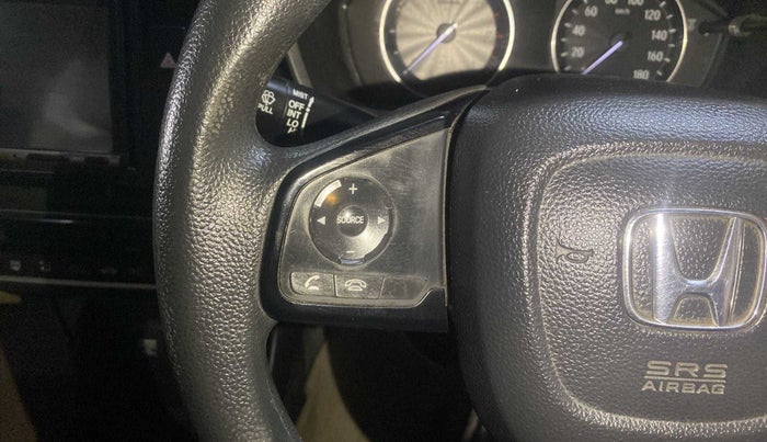 2018 Honda Amaze 1.5L I-DTEC V CVT, Diesel, Automatic, 90,078 km, Steering wheel - Sound system control has minor damage