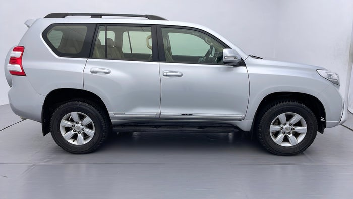 TOYOTA PRADO-Right Side View
