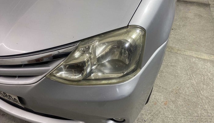 2011 Toyota Etios Liva VX, Petrol, Manual, 89,412 km, Left headlight - Faded