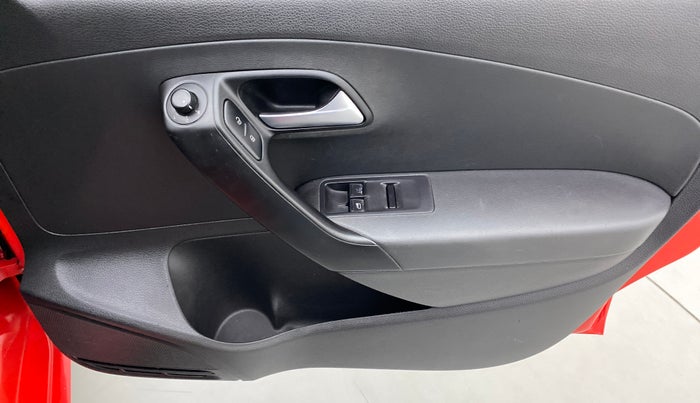 2019 Volkswagen Polo COMFORTLINE  CUP EDITION, Petrol, Manual, 95,158 km, Driver Side Door Panels Control