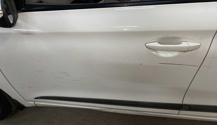 2015 Hyundai Elite i20 SPORTZ 1.2, Petrol, Manual, 52,017 km, Front passenger door - Minor scratches