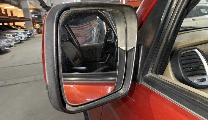 2015 Mahindra TUV300 T8 AMT, Diesel, Automatic, 98,637 km, Left rear-view mirror - Mirror motor not working