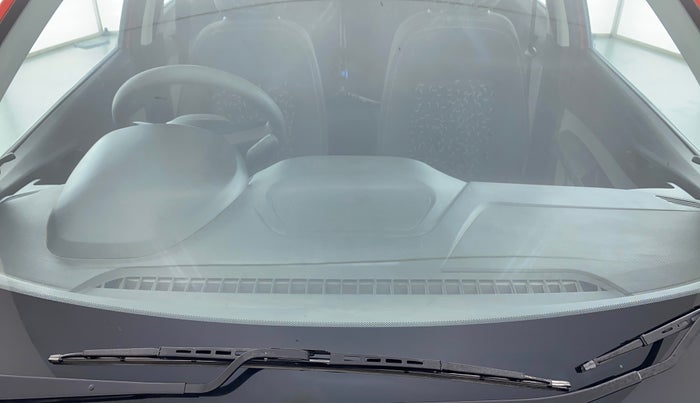 2021 Tata Tiago XE PETROL, Petrol, Manual, 25,399 km, Front windshield - Minor spot on windshield