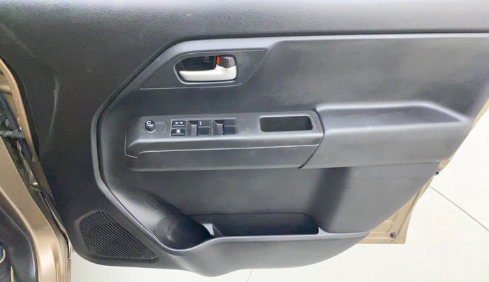 2019 Maruti New Wagon-R VXI 1.0, Petrol, Manual, 33,412 km, Driver Side Door Panels Control