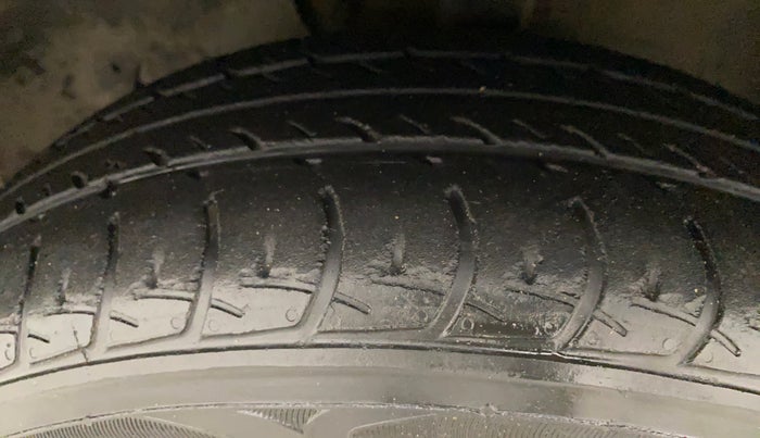 2019 Maruti New Wagon-R VXI 1.0, Petrol, Manual, 33,412 km, Left Front Tyre Tread