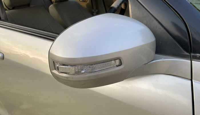 2012 Maruti Swift Dzire VXI, Petrol, Manual, 84,657 km, Right rear-view mirror - Indicator light has minor damage