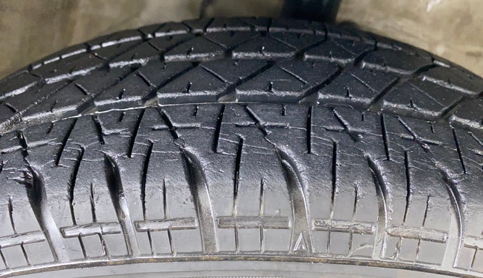 2012 Maruti Ritz VXI, Petrol, Manual, 41,115 km, Right Front Tyre Tread