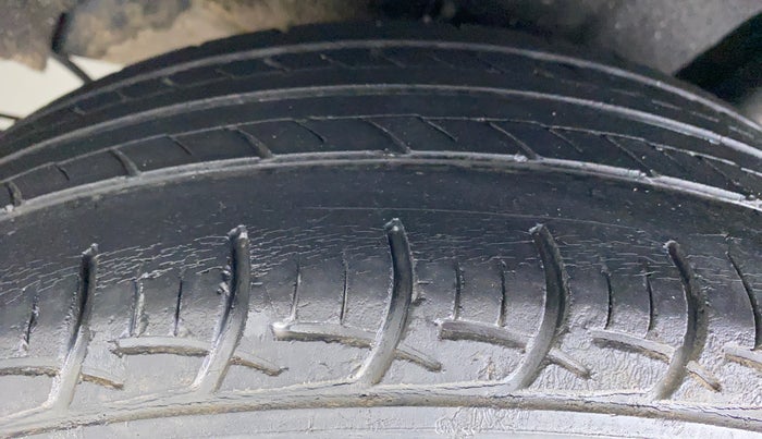 2016 Maruti Baleno SIGMA PETROL 1.2, Petrol, Manual, 58,515 km, Left Rear Tyre Tread